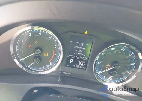 2018 Toyota Corolla Le z USA, uszkodzony, nr VIN 2T1BURHE5JC049431